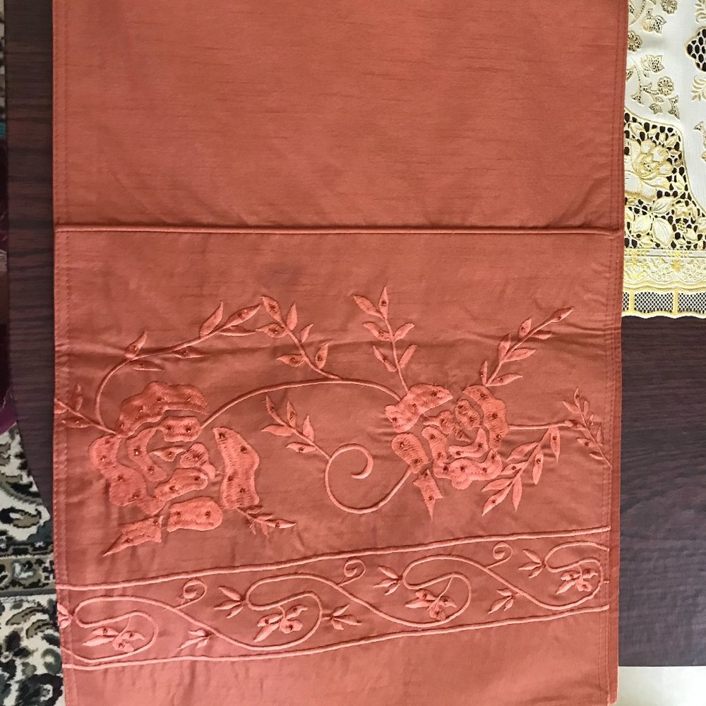 NWOT 72" Ridgefield Table Runner